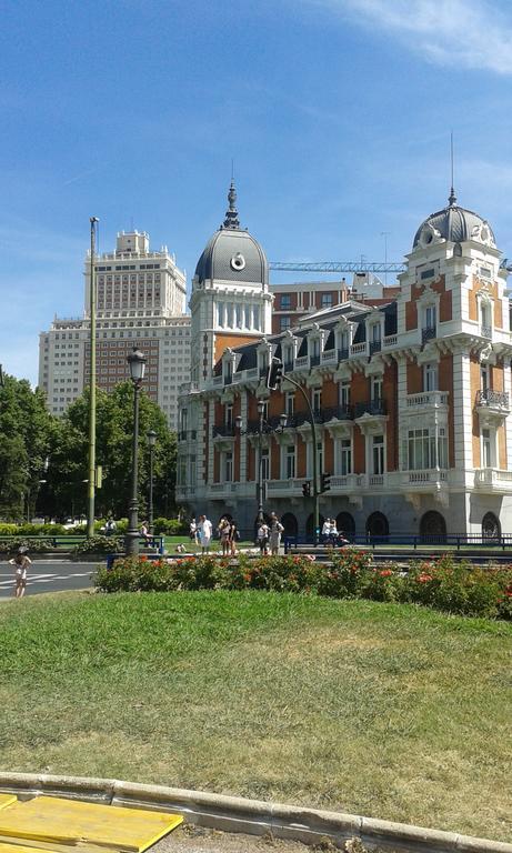Hostal Buenos Aires Мадрид Екстериор снимка