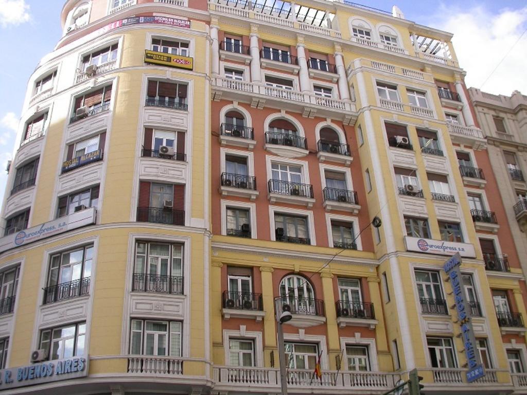 Hostal Buenos Aires Мадрид Екстериор снимка